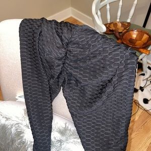 Spandex butt scrunch leggings